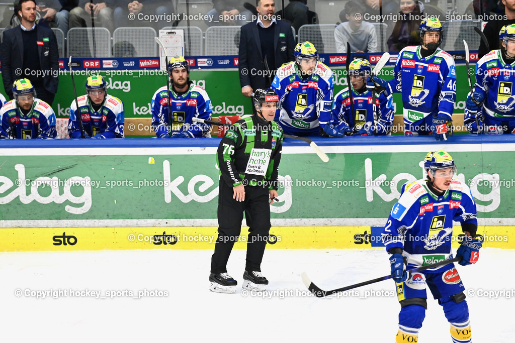 EC IDM Wärmepumpen VSV vs. Vienna Capitals | Spielerbank EC VSV, HRIBAR MATJAŽ Referee, EC IDM Wärmepumpen VSV vs. Vienna Capitals, EC IDM Wärmepumpen VSV vs. Vienna Capitals am 28.01.2026 in Villach (Stadthalle Villach), Austria, (Photo by Bernd Stefan)