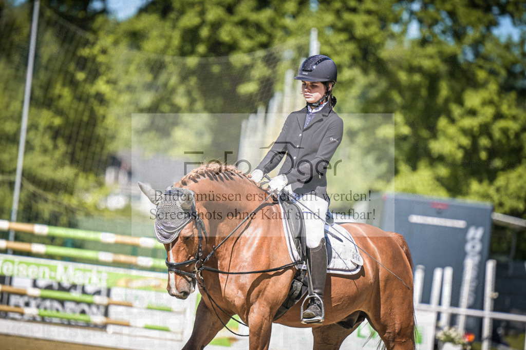 DOS_4382 | Entdecke hochwertige Reitturnierfotos von Foto Oger. Professionell, emotional und authentisch – jetzt Lieblingsmomente im Shop bestellen.Deutschlandweite Turnierfotografie. - Realisiert mit Pictrs.com