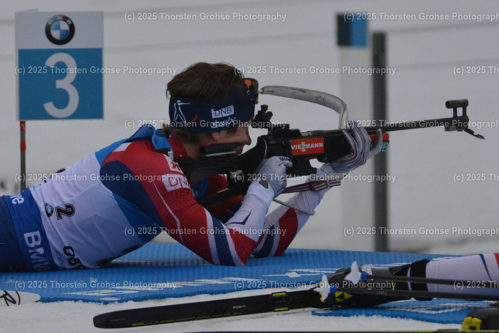IBU WC Biathlon Oberhof 2018 | SVENDSEN Emil Hegle (NOR) beim liegend Schiessen; IBU WC Biathlon Oberhof 2018, 12,5 km Verfolgung der Männer am 06.01.2018 in der DKB Ski Arena in Oberhof, (Deutschland) - Realisiert mit Pictrs.com