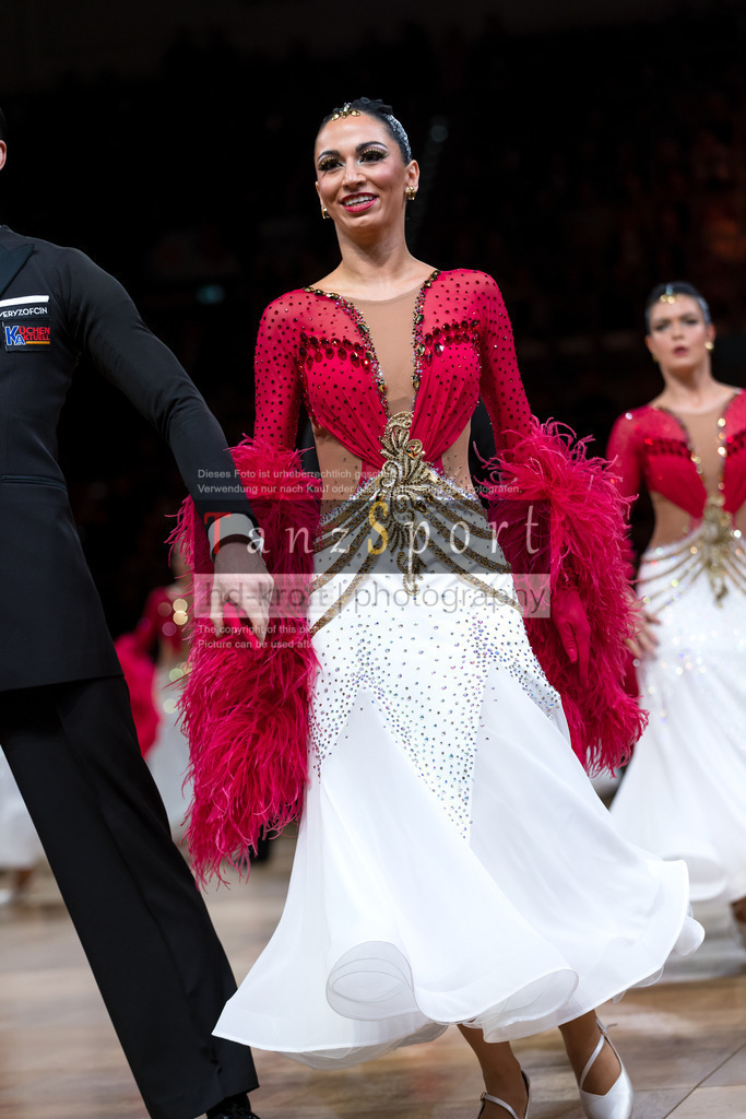 20241109_DM-Formationen_6740 | Tanzsportbilder, Standardtanz, Lateintanz, WDSF, DTV, LTVB, dancecomp, goc, hessen tanzt, blaues band der spree, walzer, tango, wiener walzer, slowfox, quickstepp, samba, rumba, cha-cha-cha, paso doble. jive, hd-kroft photography, turniertanzsport