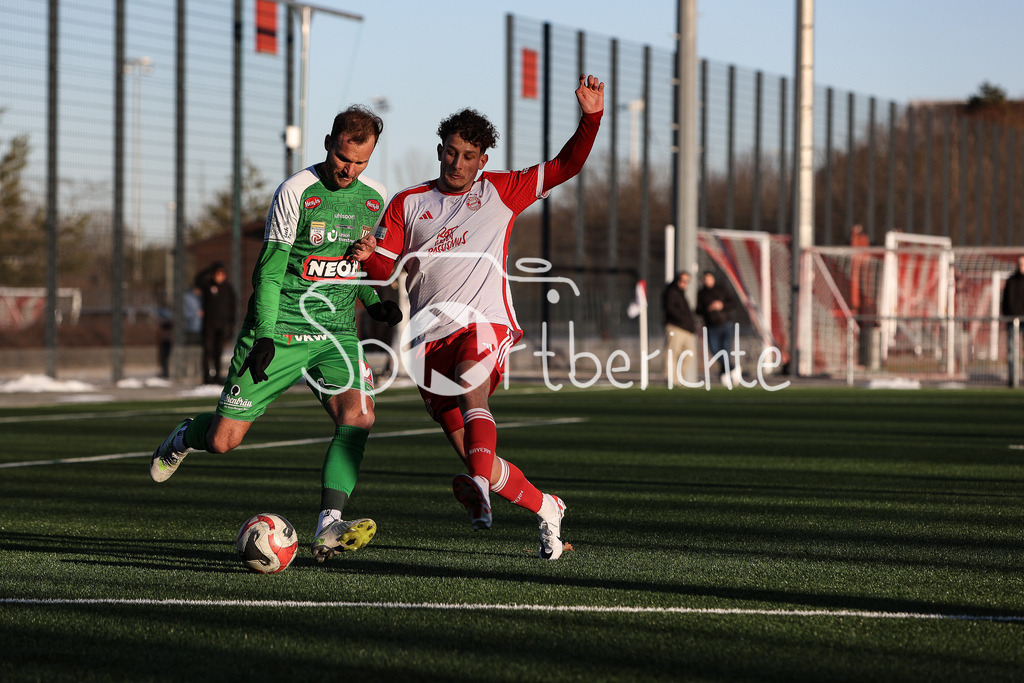 FC Bayern Amateure - SC Austria Lustenau | matthias MAAK (SCA #31) am Ball im Duell mit Manuel PISANO (FCB #34) / Zweikampf