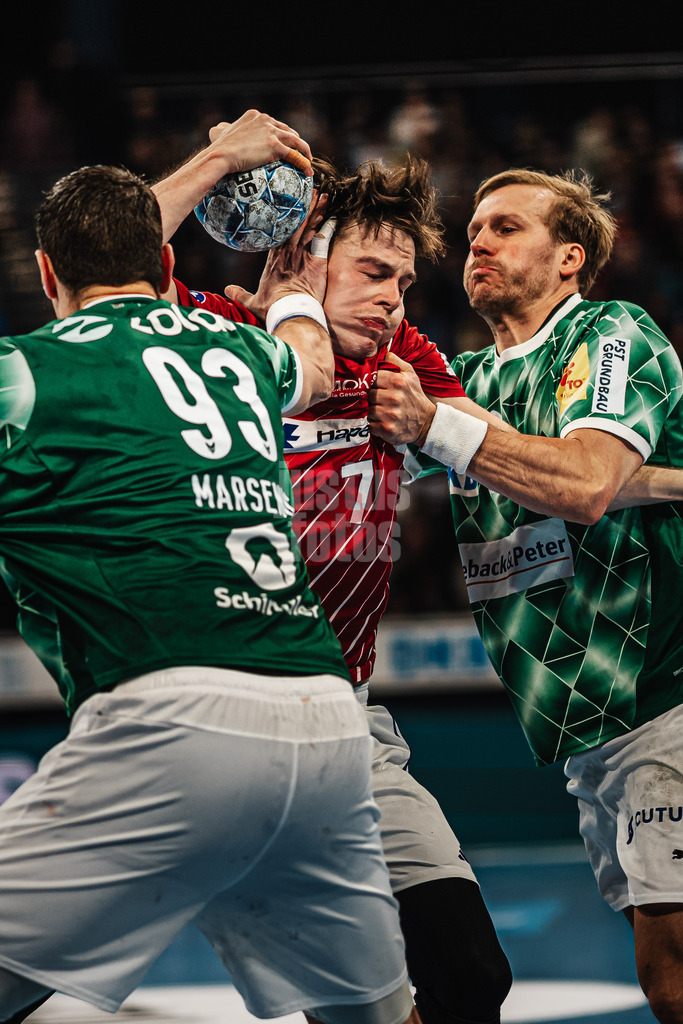 Handball | Männer | Saison 2024/2025 | DAIKIN Handball-Bundesliga | 10. Spieltag || Handball Sport Verein Hamburg vs. Füchse Berlin | 18.11.2024 | Leif Tissier (#7, Handball Sport Verein Hamburg) wird aufgehalten