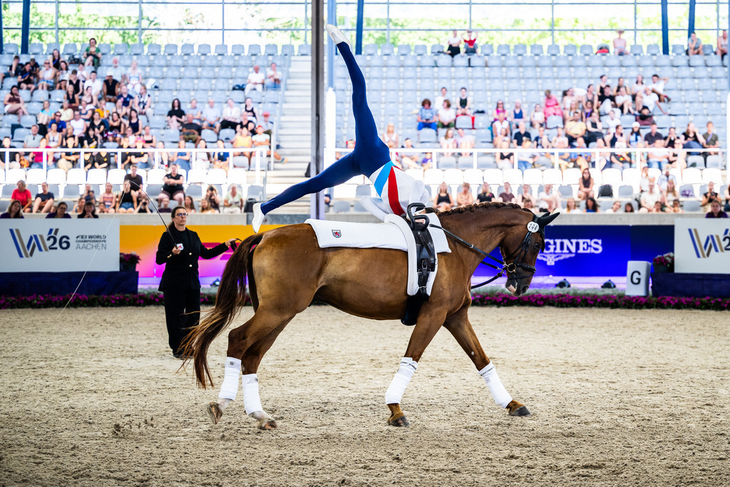 FEI World Championships | Luxembourg Vaulter Philip Bäcker on Ballantine lead by Alexandra Dietrich - Realisiert mit Pictrs.com