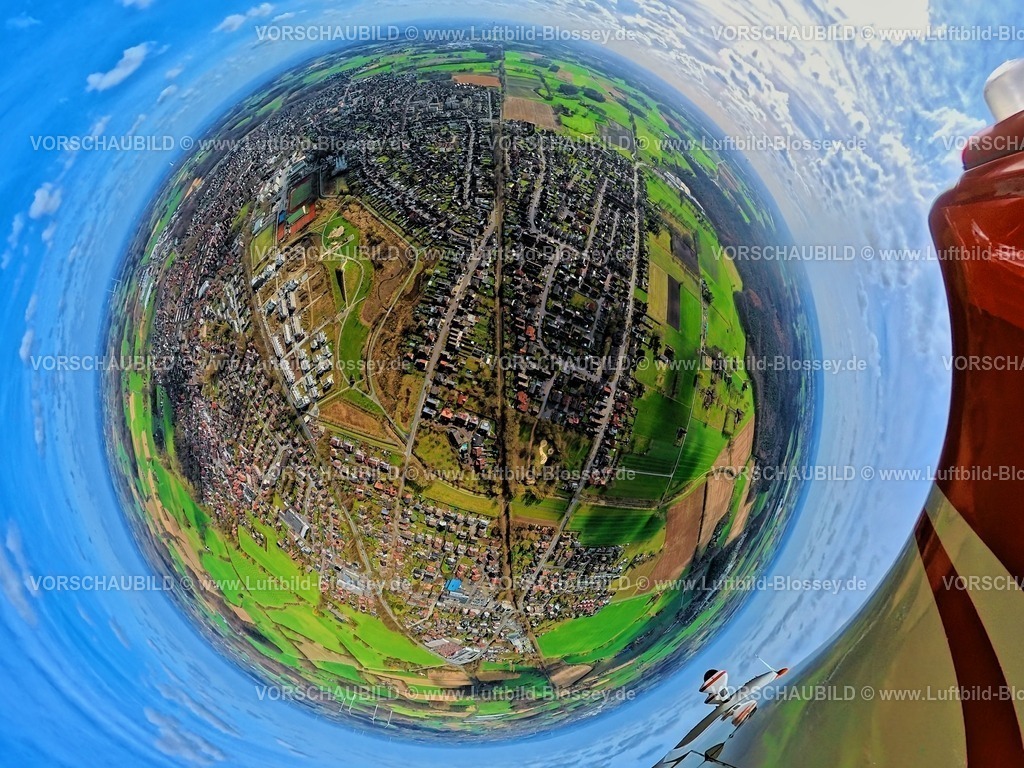 Selm260306949_Insta360 | Luftbild, Campusplatz Süd und Campusplatz Nord, Sportzentrum mit Sparkassen Arena SG Selm und Tennisplätzen TC Selm 76 e.V., Wohnen am Auenpark Baustelle mit Neubau Wohnhäuser, Erdkugel, Fisheye Aufnahme, Fischaugen Aufnahme, 360 Grad Aufnahme, tiny world, little planet, fisheye Bild, Selm, Münsterland, NRW, Deutschland