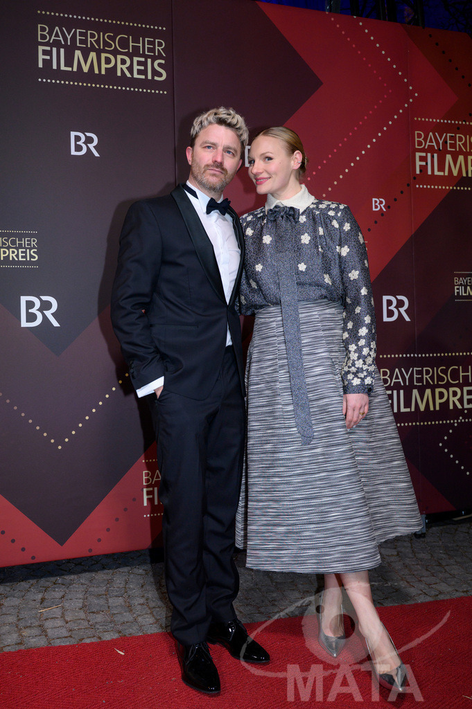_DWI5369 | Friedrich Mücke und Rosalie Thomass bei der Verleihung des 47. Bayerischen Filmpreises 2026  im Prinzregententheater. München, Deutschland. Der Bayerische Filmpreis wird seit 1979 von der Bayerischen Staatsregierung verliehen, um die Bedeutung des Kinofilms als Kulturgut herauszustellen - Realisiert mit Pictrs.com