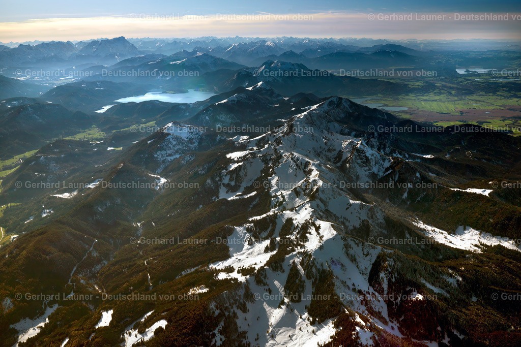 2991186 | Blick über die Benediktenwand Richtung Walchensee im Bundesland Bayern