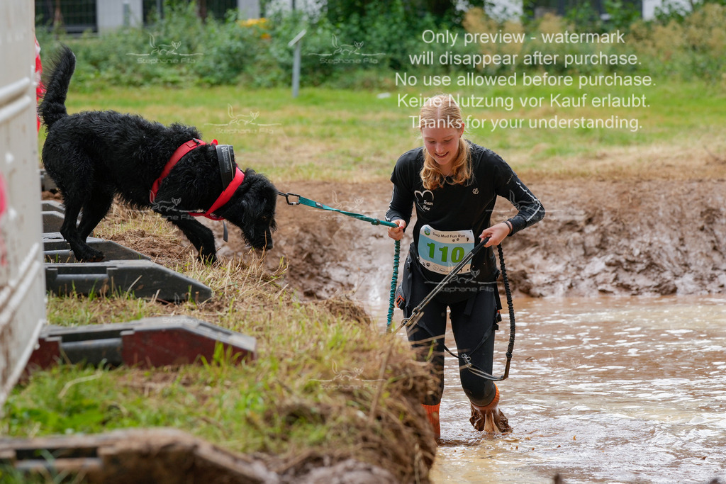 Schlamm_mit_Hund (152 von 460) | stephaniefillaphotographie - Realisiert mit Pictrs.com