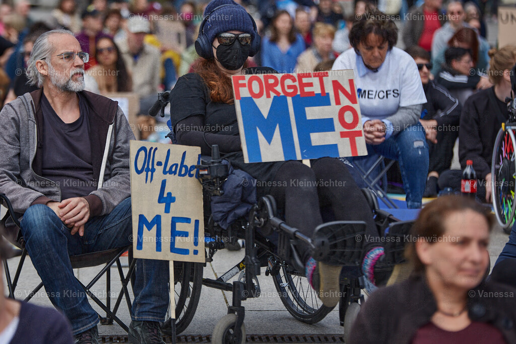 240511 LiegendDemoCFS_Hbf_09 | Vanessa Kleinwächter - Realisiert mit Pictrs.com