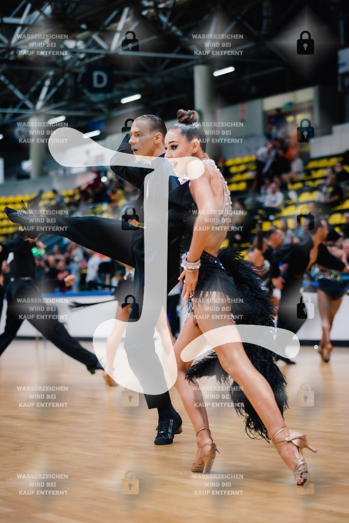 Hessen Tanzt WDSF International Open Latin 34th (34) Yevgen Golovchenko _ Evita Badt (Schwarz-Weiß-Club Pforzheim)-2025-05-18-3910 | Webshop for digital downloads and prints of dance sport, event & show photographer Julian Link - Realisiert mit Pictrs.com