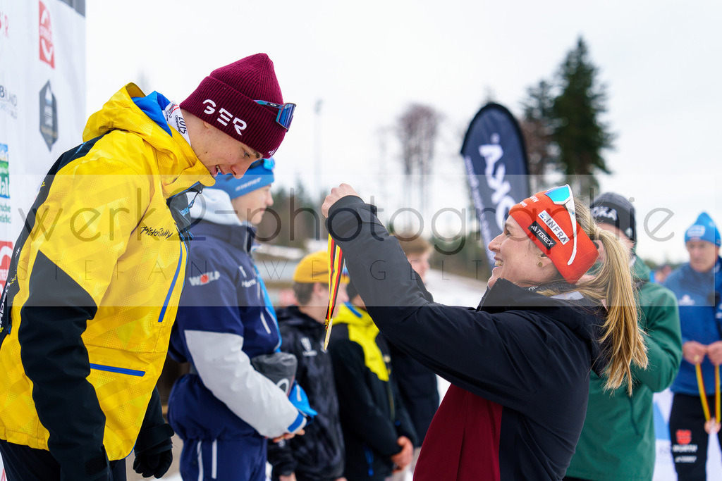 DP ARBER 9.-11.02.2024 | Unter schwierigen Bedingungen zauberte das OK ARBER-Team im Bayerischen Wald eine wettkampffähige Strecke im Arber Hohenzollern Skistadion.