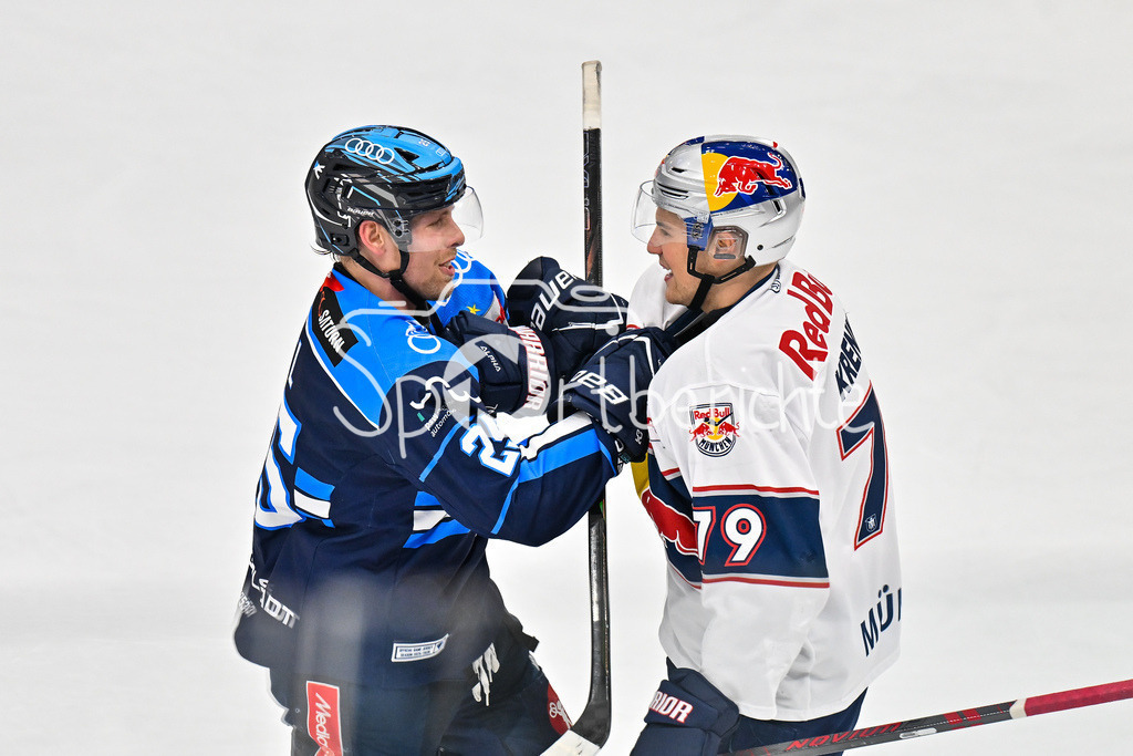 ERC Ingolstadt - EHC RB München | INGOLSTADT, GERMANY - 27. MAERZ: Leon HÜTTL (ERC Ingolstadt 25) und Philipp KRENING (RB München 79) haben sich was zu sagen / Fight / Kampf während dem Match zwischen dem ERC Ingolstadt und dem EHC RB München bei Spiel 2 des DEL Playoff Viertelfinales in der Saturn Arena