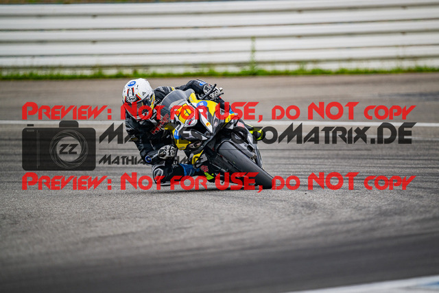 MaZZes_FotoMatrix_240701_6007705_3343 | WEISS