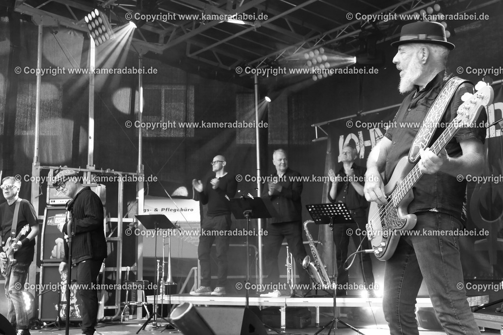 29.08.2025 Johnnys Leidenschaft bei den DIN Tagen 2025 | 29.08.2025 Johnnys Leidenschaft gibt auf der Altmarktbühne in Dinslaken bei den DIN Tagen 2025 ein Konzert. - Realisiert mit Pictrs.com