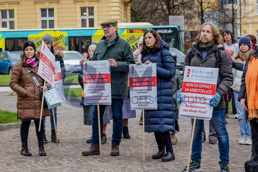 R06_1889 | 29.NOV.24-Protestmarsch gegen Gewalt-Copyright: Katholische Kirche Kärnten/Denk Dich Neu/Trainproduction/Matthias Trinkl