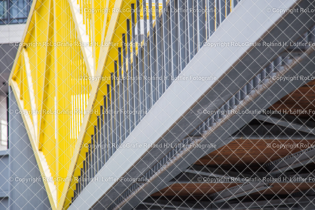 Steg2 | Schräge Geometrie - Realisiert mit Pictrs.com