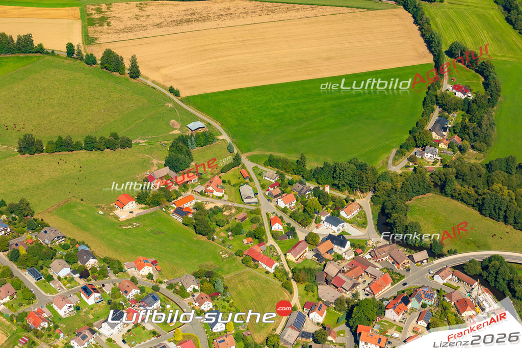 Schrägluftbild  Burgtreswitz  Moosbach - Das Luftbild wurde 2025 vom UL-Flugzeug heraus erstellt ( keine Drohne ) - Hochauflösende Luftaufnahme -Nicht vergleichbar mit Google Maps oder Satelittenbilder- Die Geschenkidee !Mit Lizenz und Bildrechte bestellbar
