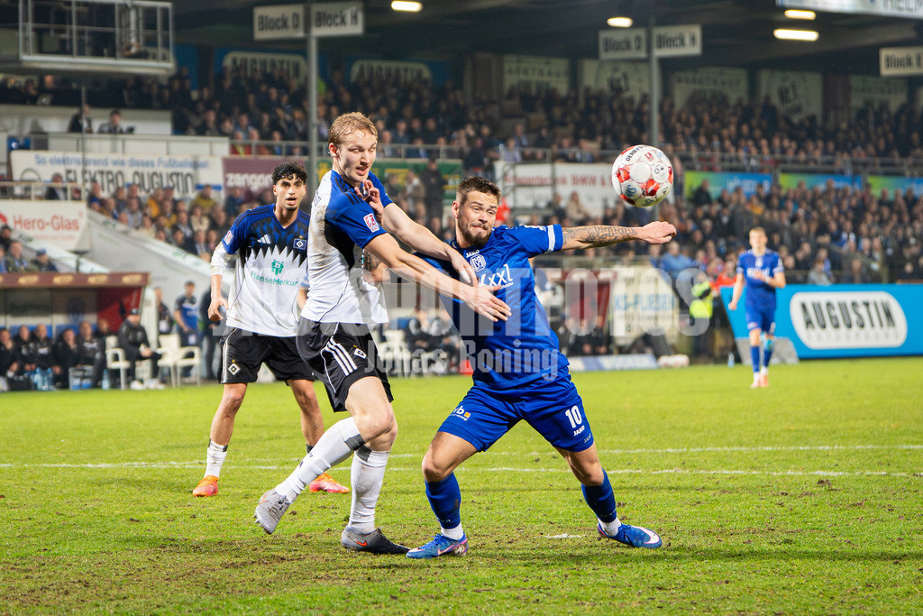 Fußball I Herren I Saison 2025-2026 I Regionalliga Nord I 24. Spieltag I SV Meppen - Hamburger SV II I 1344 | Bornschein, Lucas Leonard (4, Hamburger Sport Verein II) gegen Julian Ubricht (10, SV Meppen) - Realisiert mit Pictrs.com