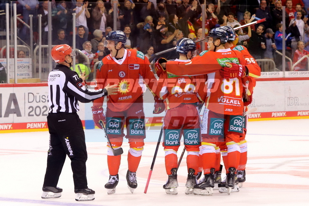 Torjubel DEG | Torjubel DEG - Realisiert mit Pictrs.com