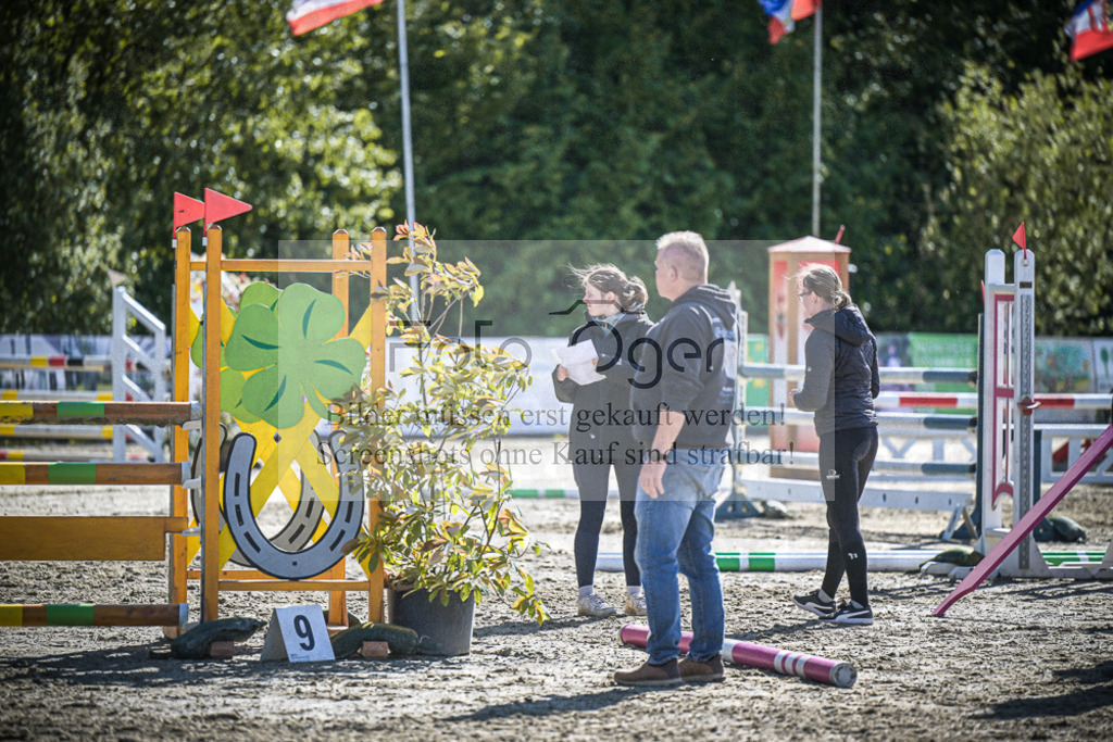 DOS_9495 | Entdecke hochwertige Reitturnierfotos von Foto Oger. Professionell, emotional und authentisch – jetzt Lieblingsmomente im Shop bestellen.Deutschlandweite Turnierfotografie. - Realisiert mit Pictrs.com