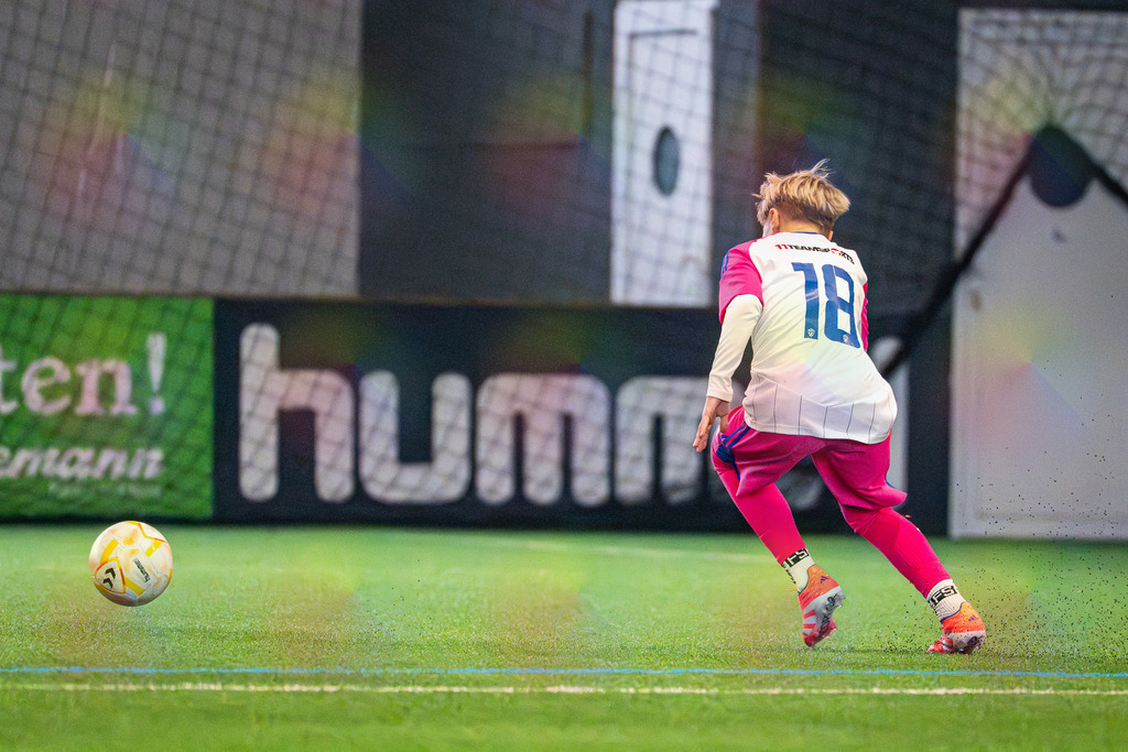 blr.pics-385 | Professionelle Fußball- und Sportfotografie. Spielbilder online ansehen und kaufen – Einzelbilder oder komplette Galerien in hoher Qualität. - Realisiert mit Pictrs.com