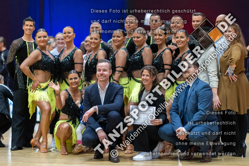 20230114-02571 | Hier finden Sie Tanz Bilder vom Latein und Standard Formationen tanzen. Sportbilder vom Tanzsport. Schöne Fotos und von Weltmeisterschaft, Europameisterschaft, Bundesliga, Regionalliga, Oberliga und Landesliga sowie von GOC Stuttgart, DanceComp, WM Bremen