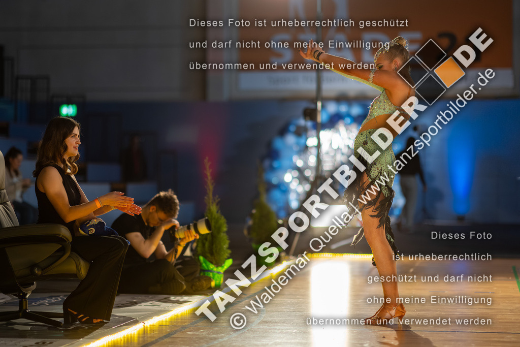 20260322-00960 | Hier finden Sie Tanz Bilder vom Latein und Standard Formationen tanzen. Sportbilder vom Tanzsport. Schöne Fotos und von Weltmeisterschaft, Europameisterschaft, Bundesliga, Regionalliga, Oberliga und Landesliga sowie von GOC Stuttgart, DanceComp, WM Bremen