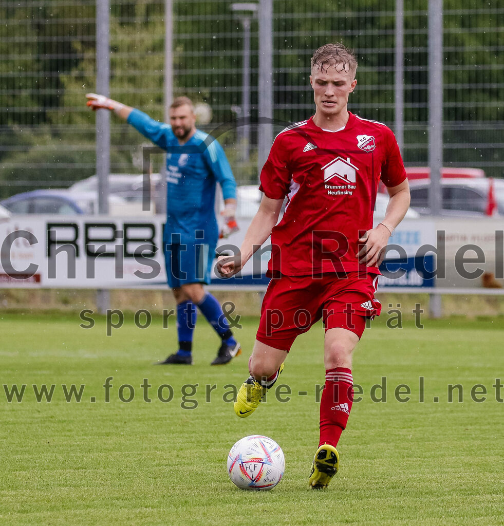2023-07-29_097_FC_Finsing_gegen_SC_Kirchasch | Finsing, Deutschland, 29.07.2023:
Fußball, Kreisliga 2023 / 2024, 1. Spieltag, FC Finsing gegen SC Kirchasch, Endergebnis: 0:2

Valentin Bachmeier (FC Finsing, #6)

Foto: Christian Riedel / fotografie-riedel.net