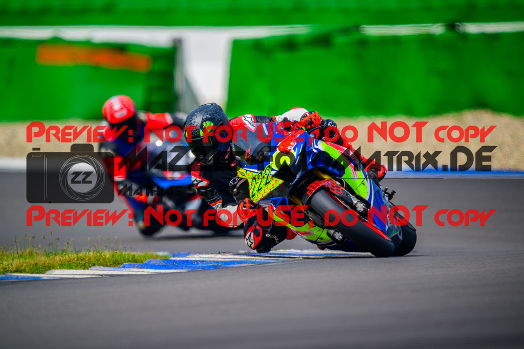 MaZZes_Fotomatrix_20250610_6007705_8249-2 | WEISS