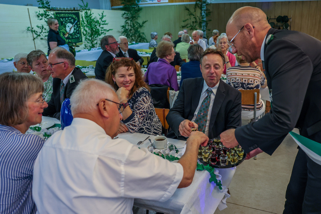 top-top.de-250627-065 | Foto, Video, Fotografie, Videografie, Fotobox, DJ, Discjockey, Musik, Musikbox, Veranstaltung, Photobooth, Amazon, Ebay, Buchtipp, Bestseller, Autor, Verlag, Buch, Wesel, Hamminkeln, NRW, Dinslaken, Rees, Drohne, Hochzeit, Party, Fotobox, Wesel, Fotograf