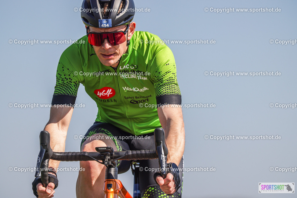 368A3399 | Neusiedlersee Radmarathon 2026@sportshot_your_pictrs #yourpictures#roadtowm2029 #nrm #neusiedlerseeradmarathon #neusiedlersee #neusiedlerseetourismus #burgenland #mörbisch #nrm26 #burgenlandtourismus #voglundco #poweredbyburgenlandtourismus #radsport #rad #marathon #ucigranfondo #visitburgenland #ucigranfondoworldseries