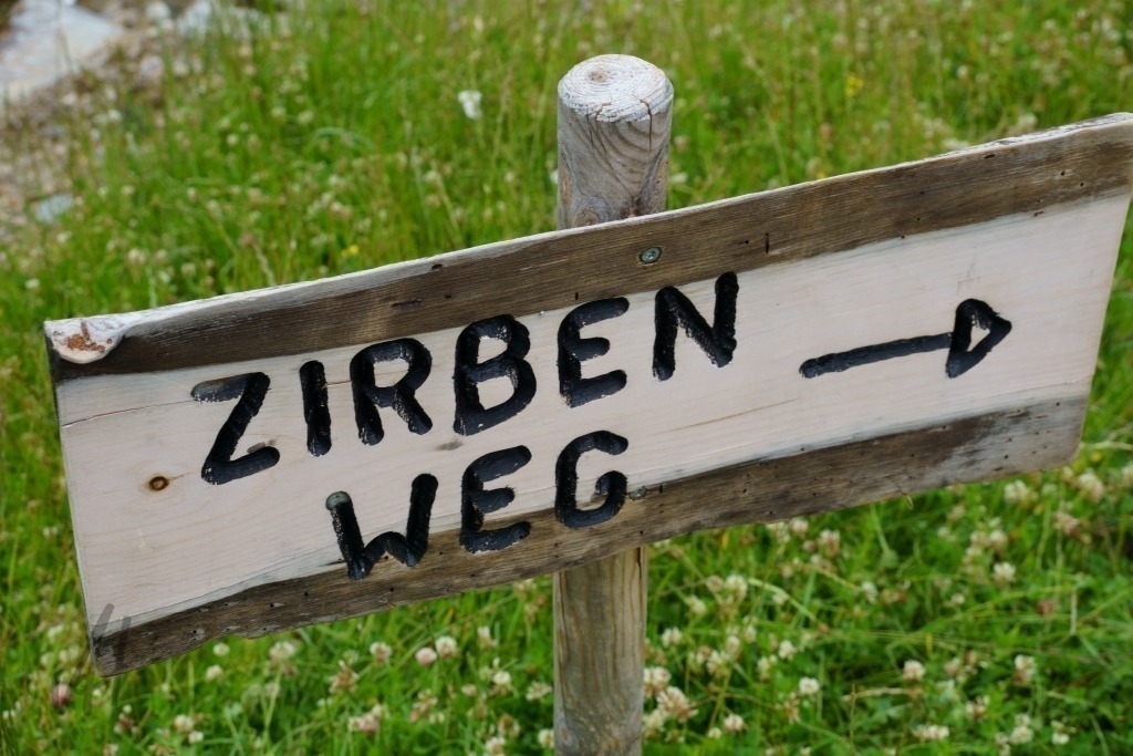 Wegweiser Zirbenweg | Wegweiser Zirbenweg - Realisiert mit Pictrs.com