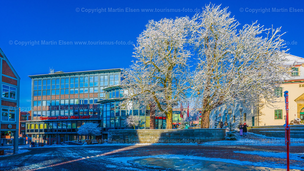 Stade Sparkasse_Altstadt Winter Schnee_ELS_2221030126 | Fotos aus den Touristenorten aus Norddeutschland. - Realisiert mit Pictrs.com