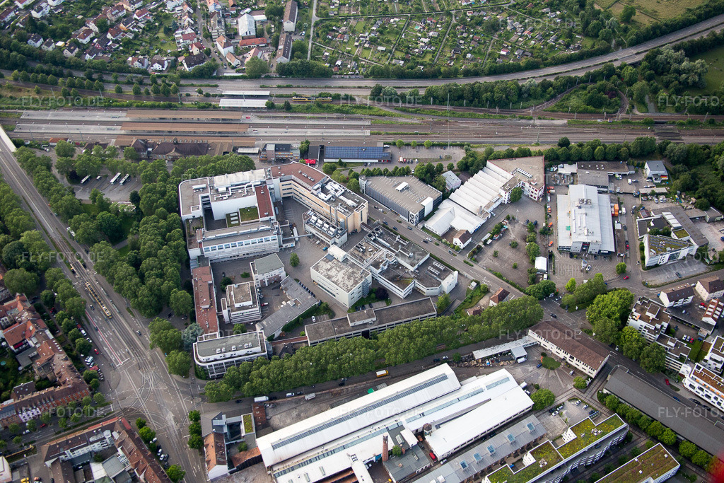 Luftbild: Dr. Schwabe im Ortsteil Durlach in Karlsruhe im Bundesland Baden-Württemberg in Deutschland. Foto: IMG_089275.jpg vom 10.06.2016 durch Werner Riehm/FLY-FOTO.de