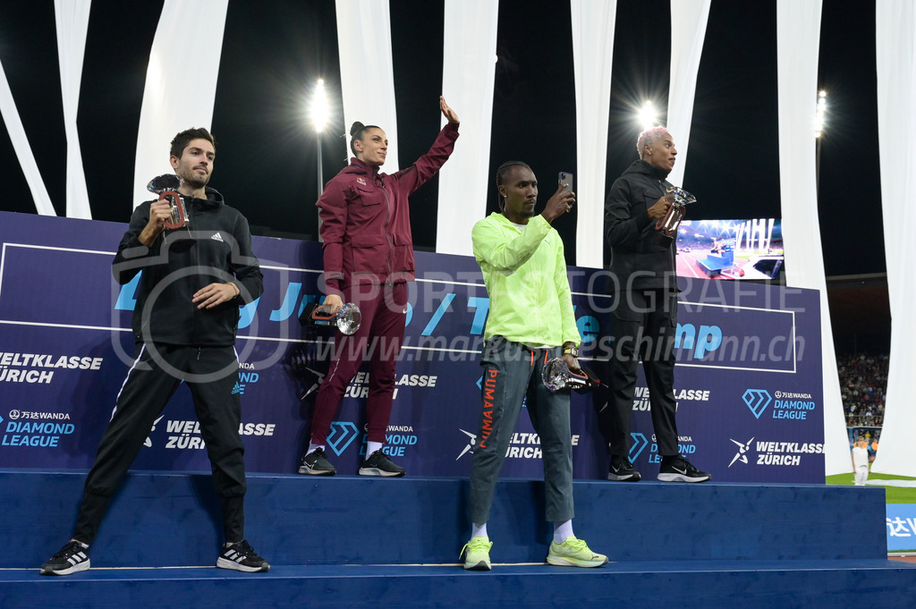 Leichtathletik: Weltklasse Zürich | 08.09.2022, Zürich, Letzigrund, Leichtathletik: Weltklasse Zürich, TENTOGLOU Miltiadis (GRE), VULETA Ivana (SRB), DIAZ HERNANDEZ Andy (CUB) und ROJAS Yulimar (VEN). - Realisiert mit Pictrs.com