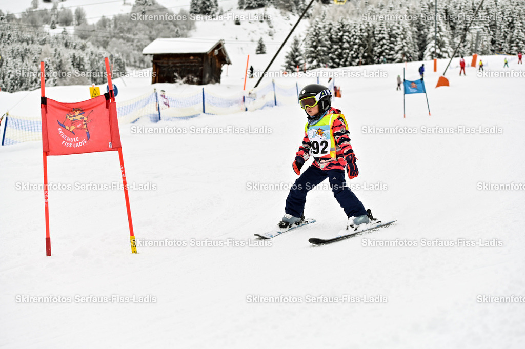 SRF_20.02.2026_0567 | Skirennfotos,Serfaus,Fiss,Ladis,Kinderskirennen,Winter,Tirol,Oberland,skirace,SFL,feelfree,weil wir's genießen,ski,Ski,skifahren,Sonnenplateau, - Realisiert mit Pictrs.com