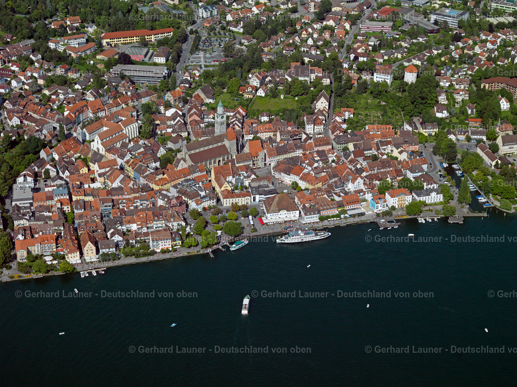 3076077 | ÜBERLINGEN 12.06.2020 Stadtansicht des Innenstadtbereiches an den Uferbereichen des Bodensee in Überlingen im Bundesland Baden-Württemberg, Deutschland. // City view of the downtown area on the shore areas of Lake of Constance in Ueberlingen in the state Baden-Wuerttemberg, Germany. Foto: Gerhard Launer