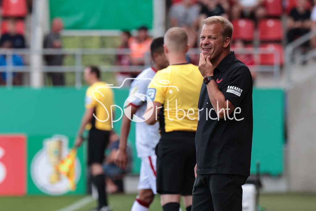 FC Ingolstadt - 1. FC Kaiserslautern | Ein nachdenklicher Markus ANFANG beim Pokalspiel in Ingolstadt / Freisteller / Einzelfoto