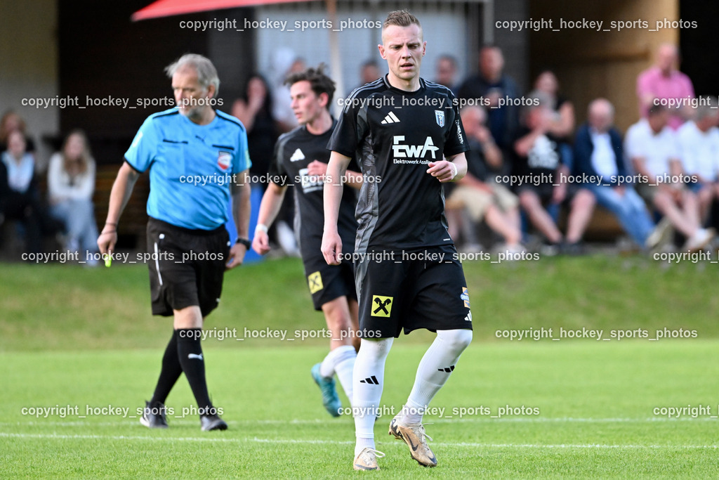 WSG Radenthein vs. URC Thal Assling | #72 Jasmin Dindic URC Thal Assling, WSG Radenthein vs. URC Thal Assling, WSG Radenthein vs. URC Thal Assling am 30.05.2025 in Radenthein (Sportplatz Radenthein), Austria, (Photo by Bernd Stefan)