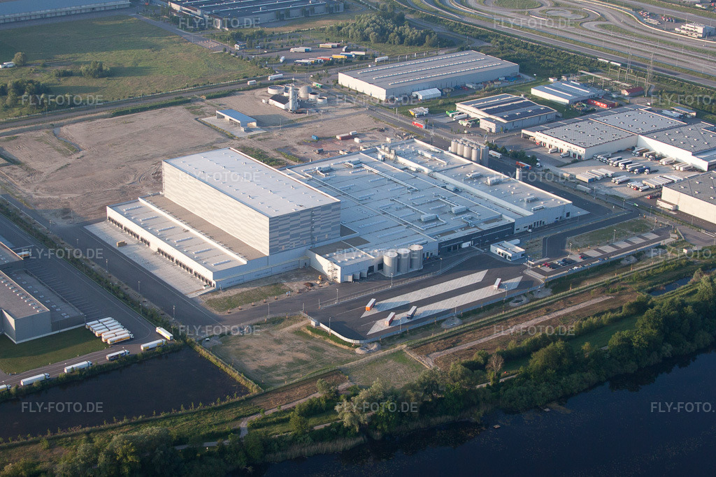 Luftbild: Wörth am Rhein, Industriegebiet Oberwald in Wörth am Rhein im Bundesland Rheinland-Pfalz in Deutschland. Foto: IMG_64812.jpg vom 18.05.2014 durch Werner Riehm/FLY-FOTO.de