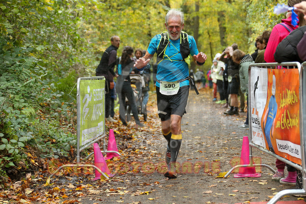 251026_1302_EX1_2336 | Sportfotografie im Rhein-Sieg Kreis, Köln, Bonn, NRW, Rheinland Pfalz, Hessen, etc. Unser Tätigkeitsfeld umfasst den Laufsport vom Volkslauf über den Marathon, Duathlon, Triathon bis zum Ultralauf wie Kölnpfad Ultra oder Schindertrail.