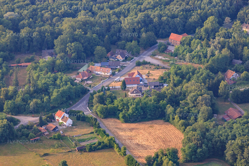Vue aérienne: District de Koenigsbruck à Leutenheim dans le département Bas Rhin, France.Photo: IMG_30578.jpg prise le 09/07/2010 par Werner Riehm/FLY-FOTO.euRésolution de l'original: 4752 x 3168 px
