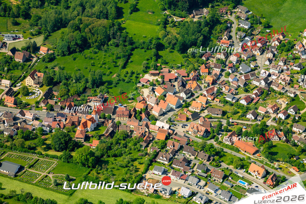 Das Luftbild zeigt  Kirchensittenbach - Die Luftaufnahme wurde 2023 vom UL-Flugzeug aus erstellt ( keine Drohne ) - Hochauflösende Luftaufnahme - Für grossformatige Ausdrucke geeignet. Die Geschenkidee !Mit Lizenz und Bildrechte bestellbar