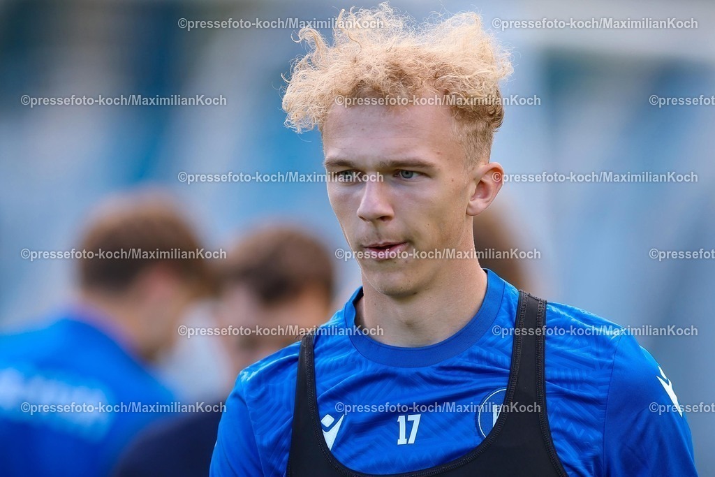 KSC02092502072 | 02.09.2025, Fußball, Training Karlsruher SC, 2. Fußball Bundesliga, Trainingsplatz am BBBank Wildpark Stadion Karlsruhe, Saison 2025 2026: Leon Opitz (KSC #17) 