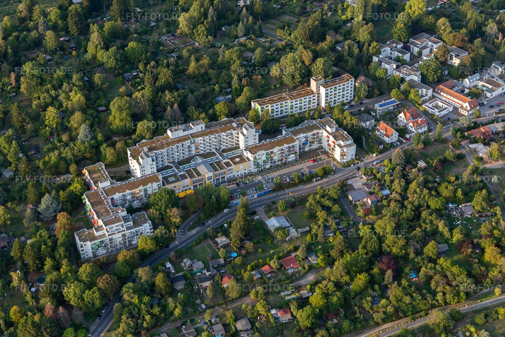 Luftbild: Altersheim - Seniorenresidenz Budge-Stiftung am Main im Ortsteil Seckbach in Frankfurt im Bundesland Hessen in Deutschland. Foto: IMG_117642.jpg vom 10.09.2019 durch Werner Riehm/FLY-FOTO.de