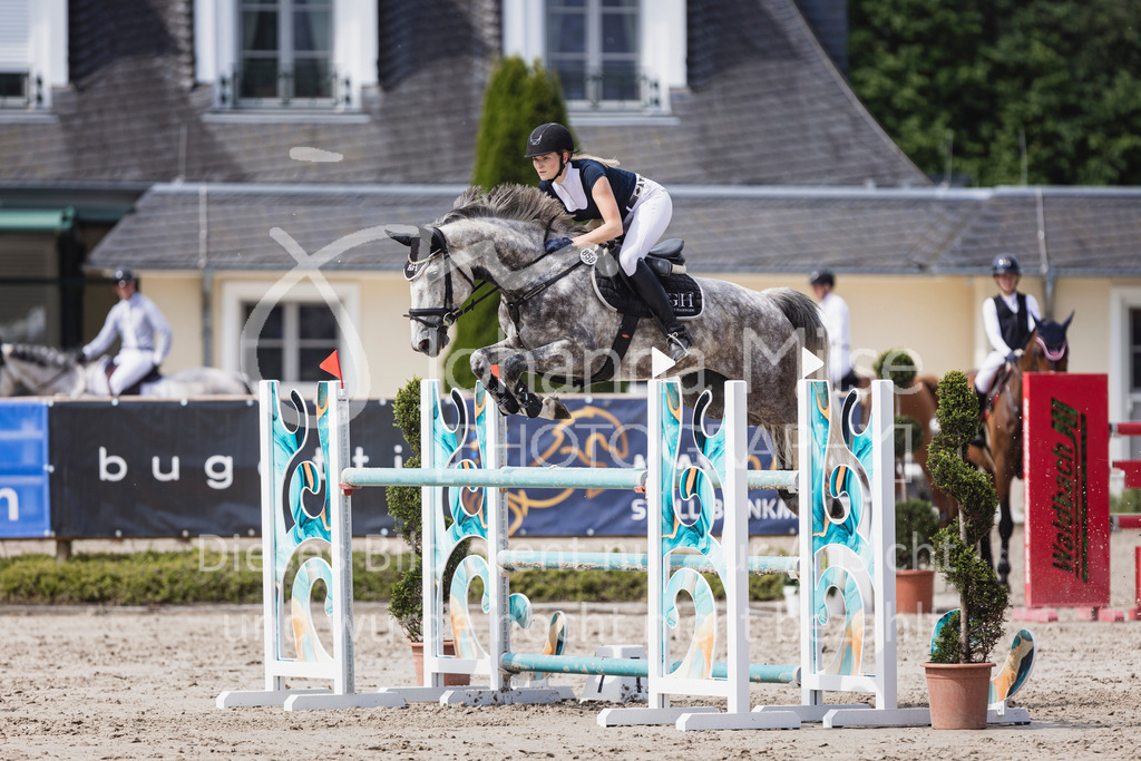 250531_MayDays_M2-Springen-543 | Deine schönsten Turniermomente als professionelle Fotos! Entdecke hochwertige Pferdesport-Fotografie im Online-Shop. Jetzt Fotos finden & bestellen!