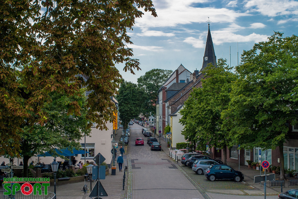 Orsoy_290722_06 | Bildergalerie von Sport-Ereignissen aber auch von weiteren spannenden Dingen - nicht nur vom Niederrhein. In Anlehnung an den bekannten Spruch von Hanns Dieter Hüsch heißt das Motto: "Niederrhein ist überall".  - Realisiert mit Pictrs.com