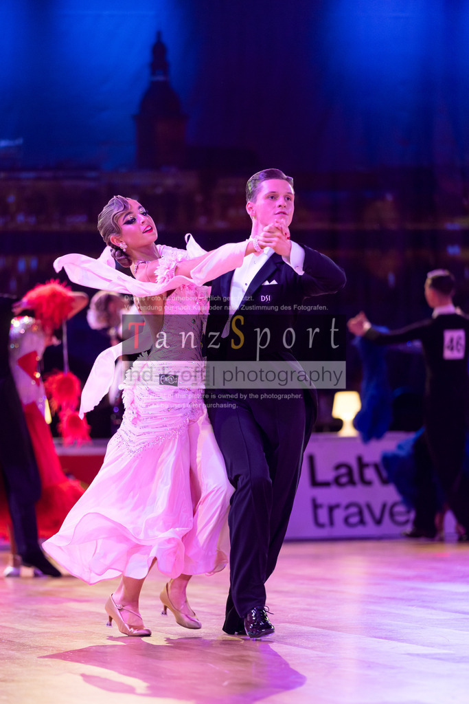 20241215_WDSF_Open_Youth_Std-Riga-8618 | Tanzsportbilder, Standardtanz, Lateintanz, WDSF, DTV, LTVB, dancecomp, goc, hessen tanzt, blaues band der spree, walzer, tango, wiener walzer, slowfox, quickstepp, samba, rumba, cha-cha-cha, paso doble. jive, hd-kroft photography, turniertanzsport