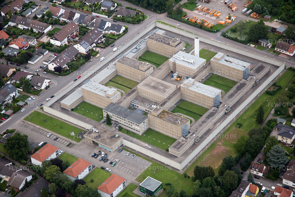Luftbild: Von Sicherheitsumzäunung umgebenes Gelände der Justizvollzugsanstalt Frankenthal (Pfalz) in Frankenthal im Bundesland Rheinland-Pfalz in Deutschland. Foto: IMG_091065.jpg vom 04.07.2016 durch Werner Riehm/FLY-FOTO.de