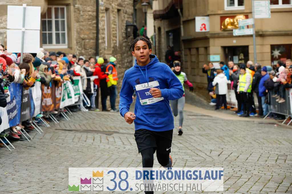 1700m Stadtwerke Jugendlauf | 3 Koenigslauf 2024 1700m Stadtwerke Jugendlauf - Realisiert mit Pictrs.com
