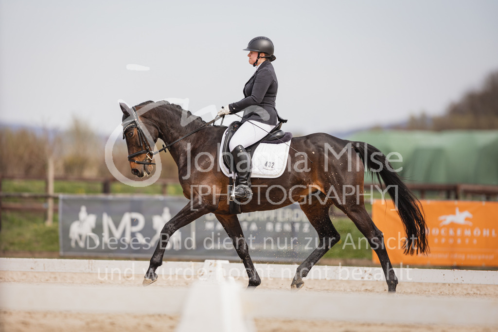 230410_Frühlingsfest_A-Dressur-445 | Deine schönsten Turniermomente als professionelle Fotos! Entdecke hochwertige Pferdesport-Fotografie im Online-Shop. Jetzt Fotos finden & bestellen!